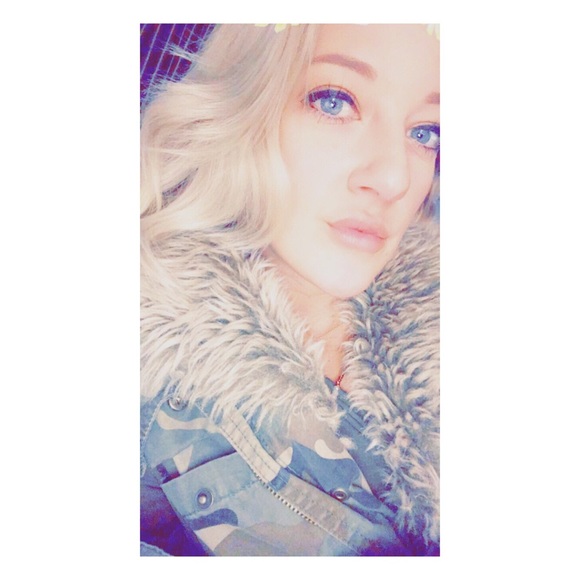 Meet your Posher, Sabrina rose - Picture 1 of 4